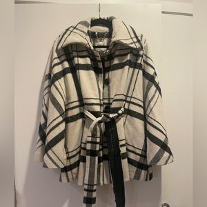 Bebe Medium Women’s Poncho Jacket